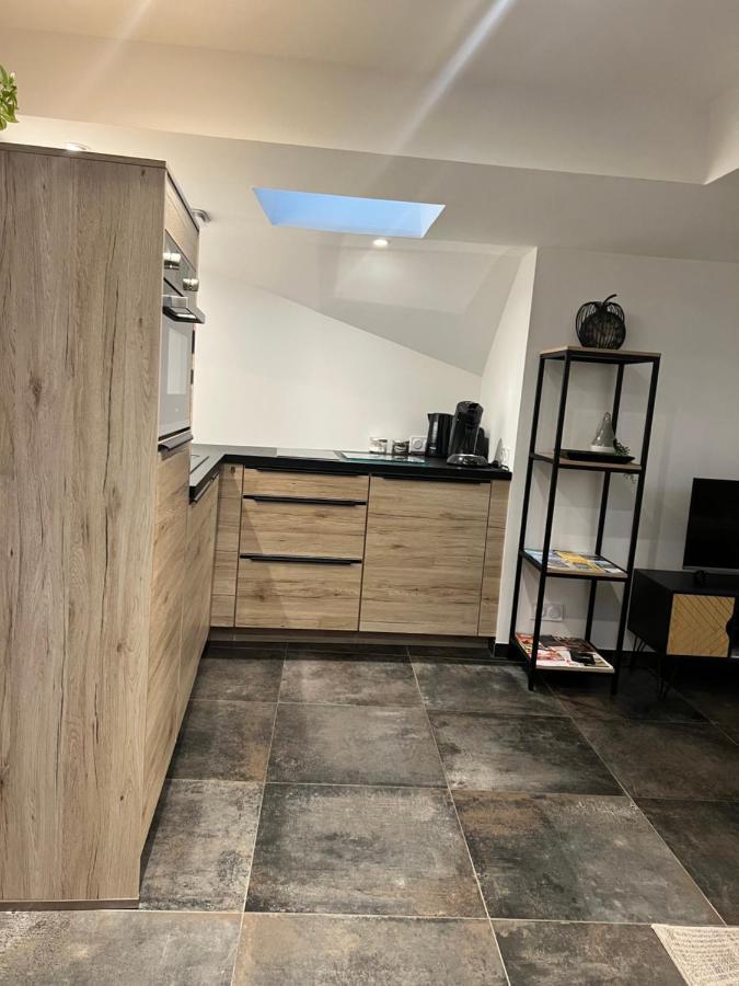 Les Suites Du Colonel Vannes Exteriör bild