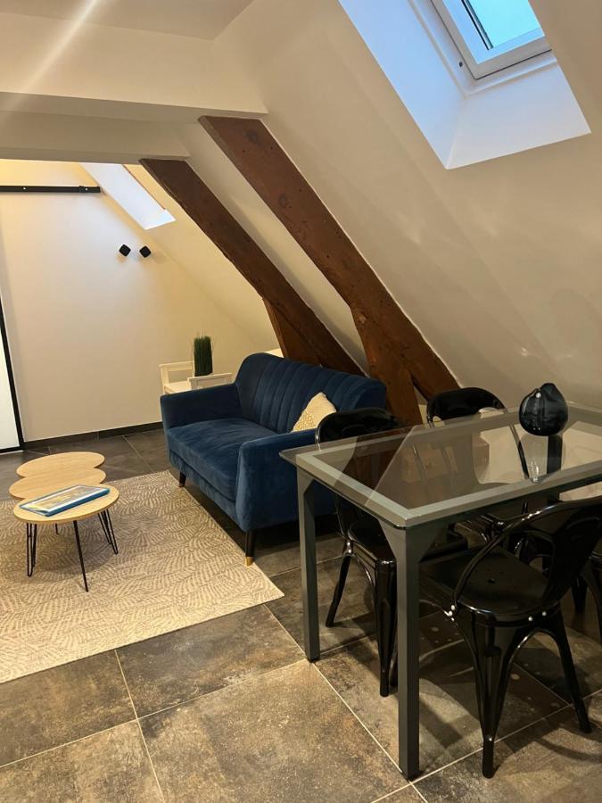 Les Suites Du Colonel Vannes Exteriör bild
